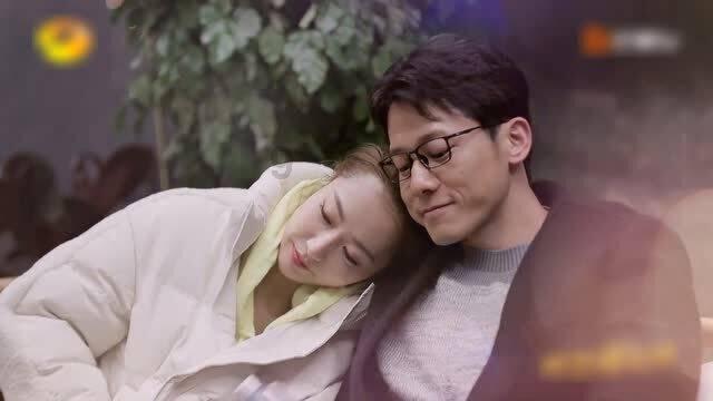 男人在演唱会向女友求婚好吗?